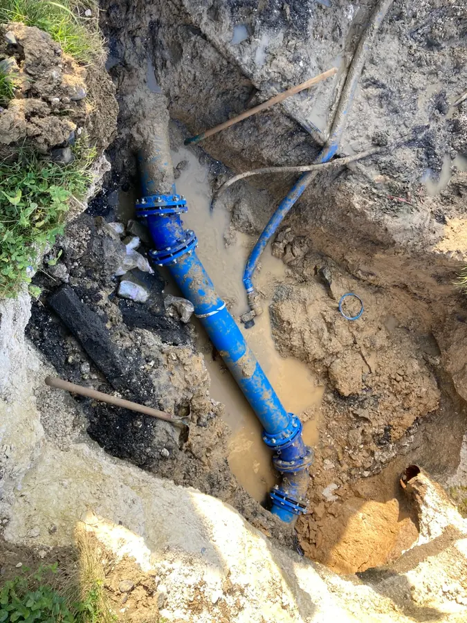 Reprise d'une conduite d'eau potable en tranchée